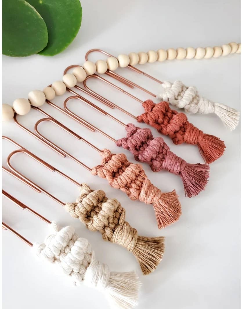 Lilly Bird Crochet - Boho knotty macrame bookmark