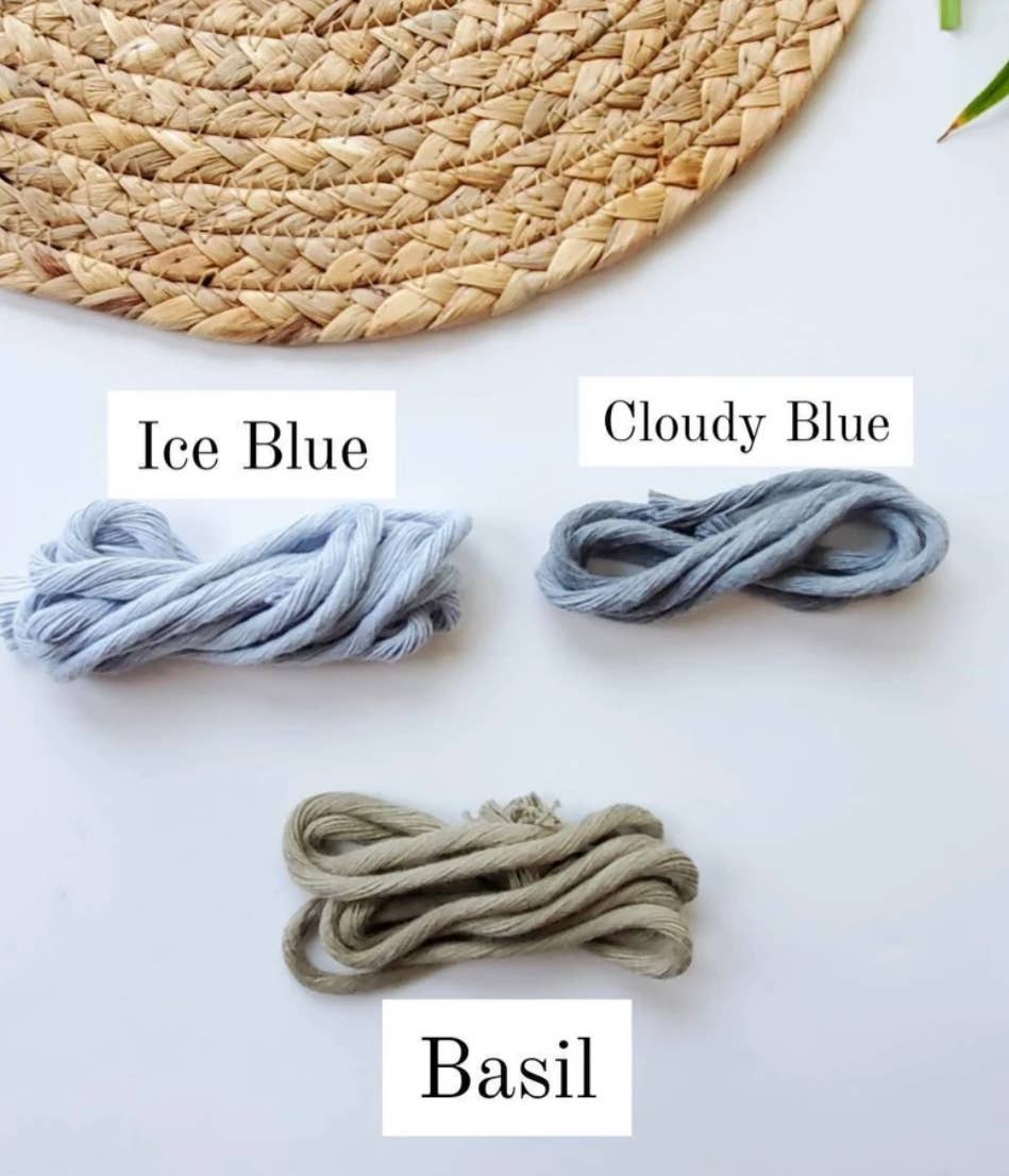 Lilly Bird Crochet - Boho knotty macrame bookmark
