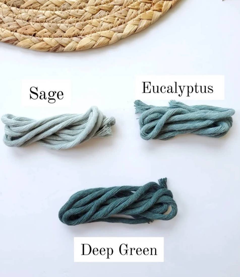 Lilly Bird Crochet - Boho knotty macrame bookmark